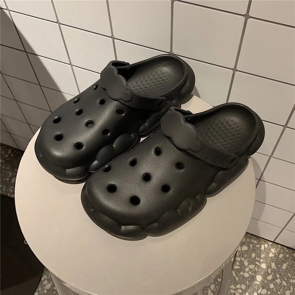 xiangtuibao  New cute girl heart hole shoes female summer students wear non-slip deodorant thick-soled bath slippers sandals outdoor