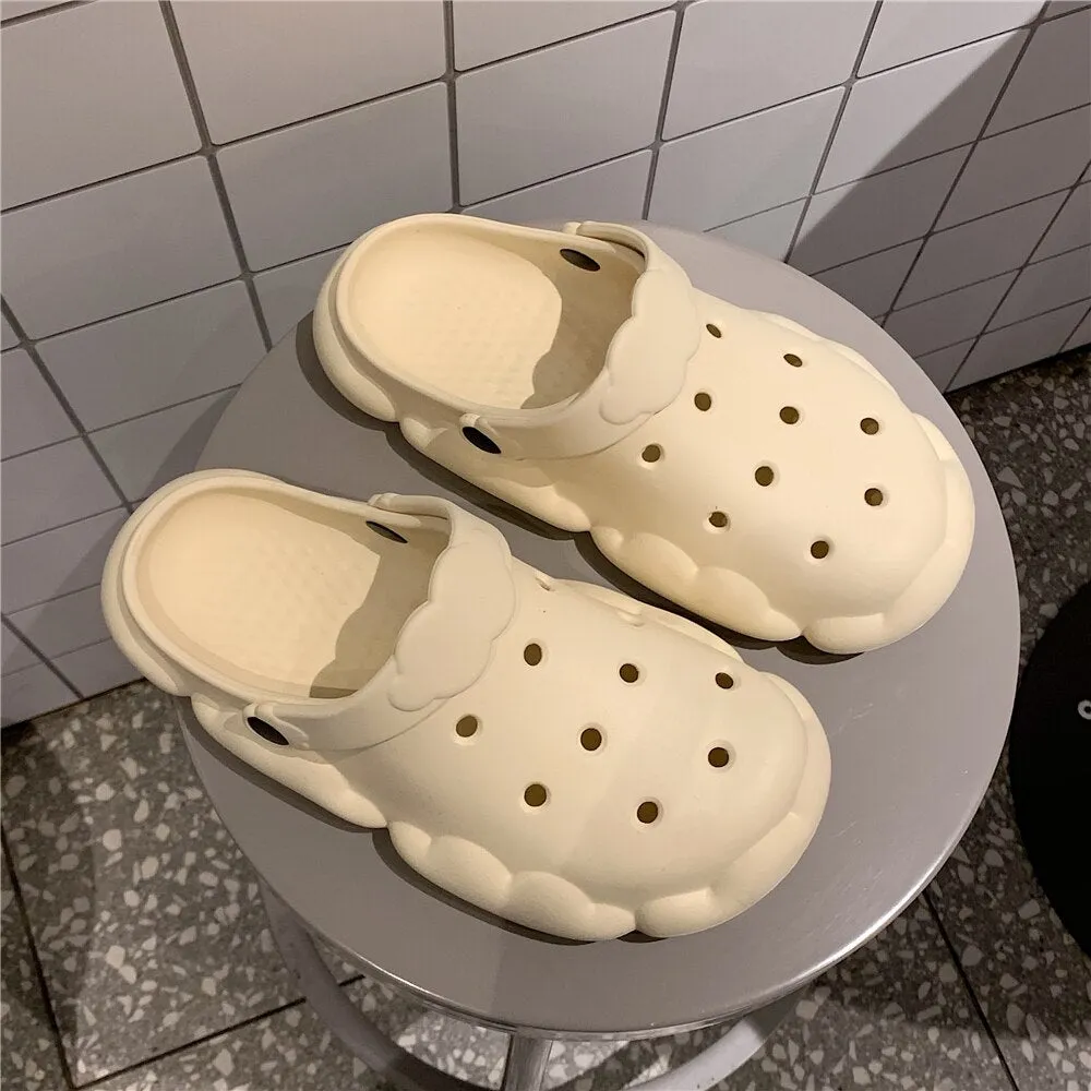 xiangtuibao  New cute girl heart hole shoes female summer students wear non-slip deodorant thick-soled bath slippers sandals outdoor