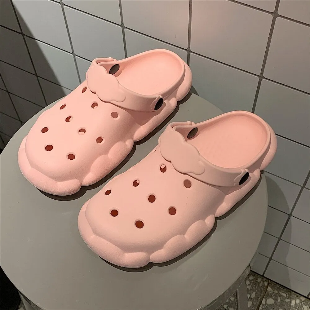 xiangtuibao  New cute girl heart hole shoes female summer students wear non-slip deodorant thick-soled bath slippers sandals outdoor