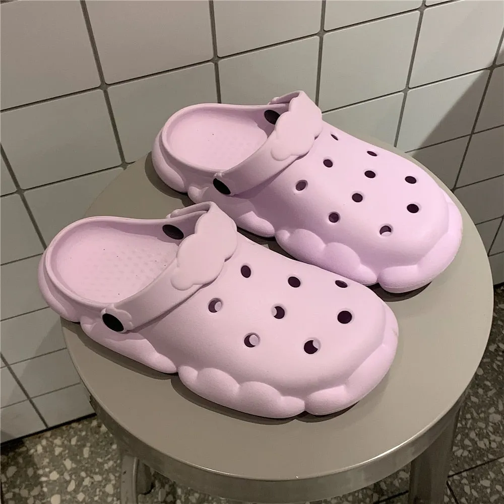 xiangtuibao  New cute girl heart hole shoes female summer students wear non-slip deodorant thick-soled bath slippers sandals outdoor