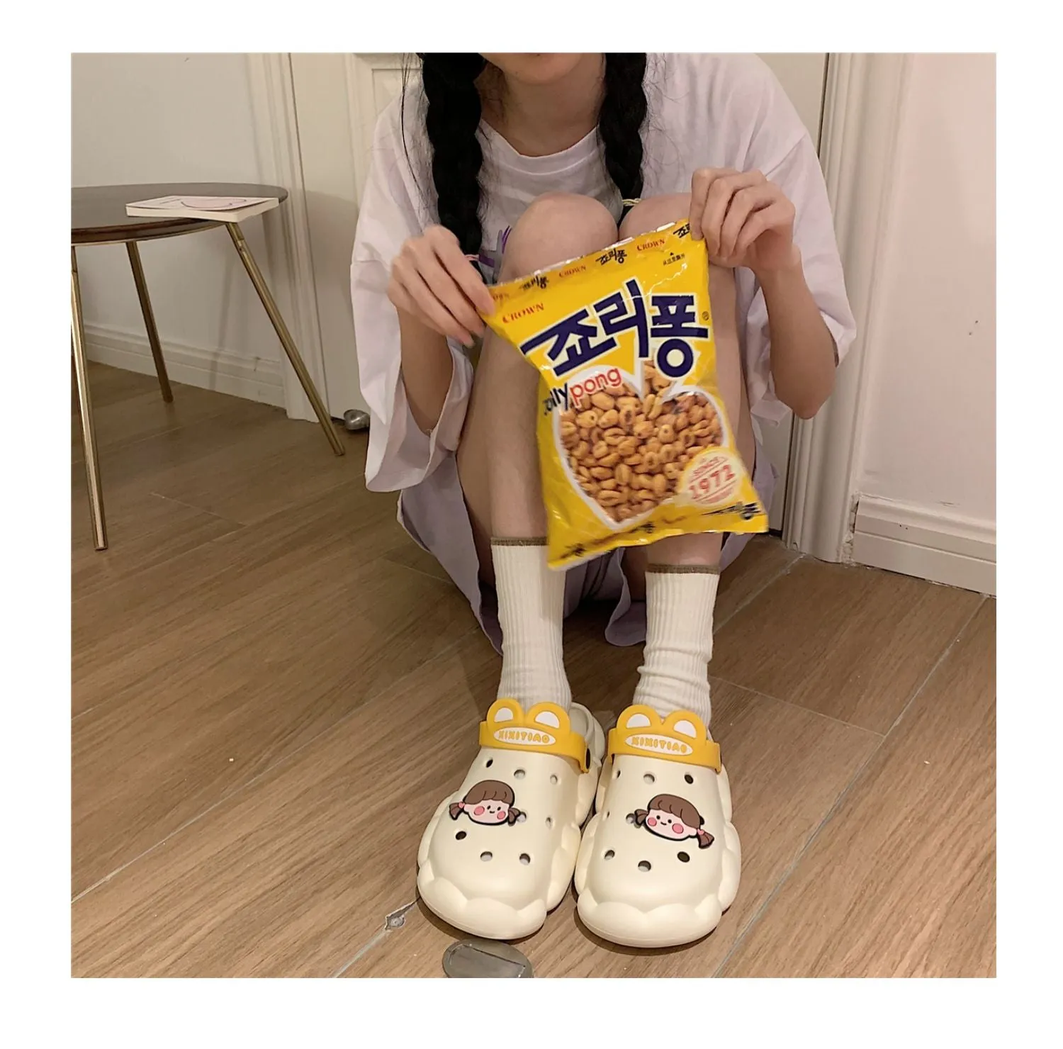 xiangtuibao  New cute girl heart hole shoes female summer students wear non-slip deodorant thick-soled bath slippers sandals outdoor